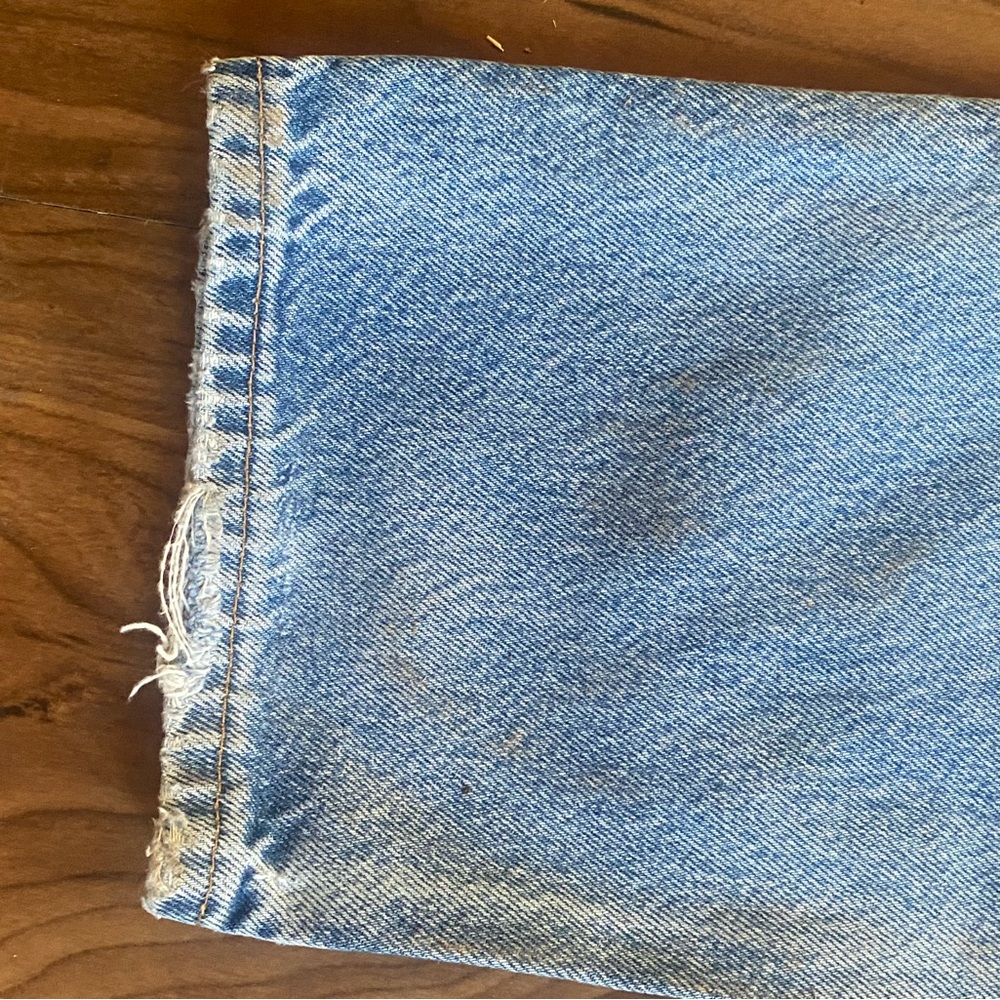 Vintage Levis Jeans Mens 34X32 Distressed Light Wash Relaxed Straight Leg Y2K - Picture 8 of 15
